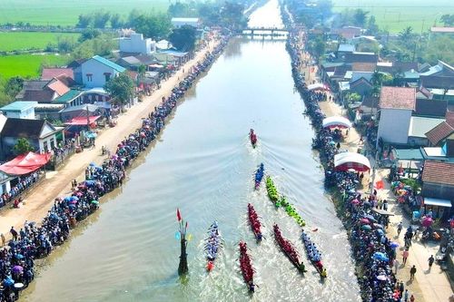 Về Lợi Nông xem đua trải đầu xuân