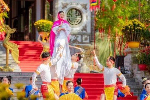 Khai mạc Lễ hội đền Huyền Trân 'Ngưỡng vọng tiền nhân' tại Huế