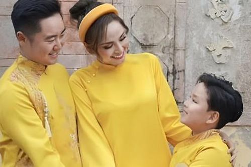 Con trai Diễm Hương quấn quýt ba dượng