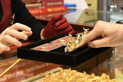 Giá vàng hôm nay ngày 18/2 giảm mạnh trước ngày vía Thần Tài