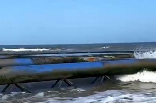 Phát hiện vật thể 'lạ' trôi dạt vào bờ biển Thừa Thiên - Huế