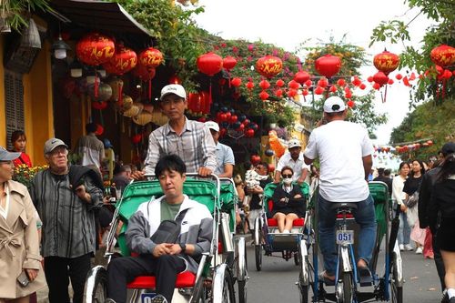 Quảng Nam: Sau Tết du khách tiếp tục đến với phố cổ Hội An
