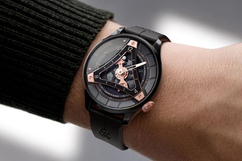 On Wrist: Dior hồi sinh, Omega 'thả xích' 20 mẫu đồng hồ mới