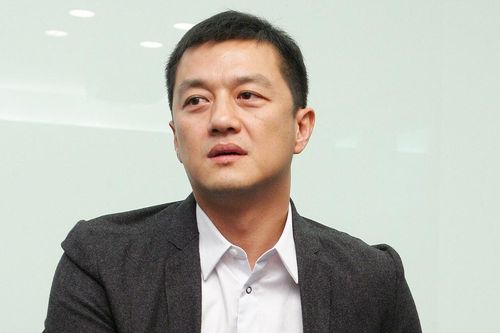 Lý Á Bằng khóc vì nợ nần chồng chất