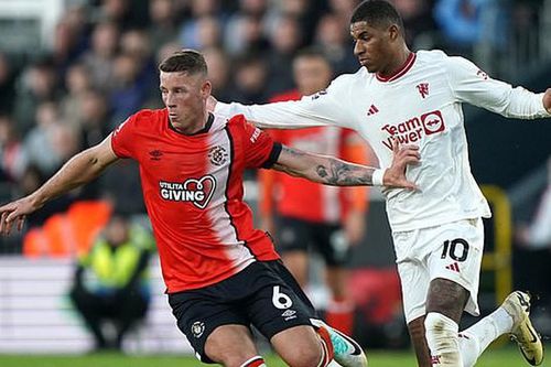 CĐV MU phẫn nộ vì Rashford quá lười làm điều này