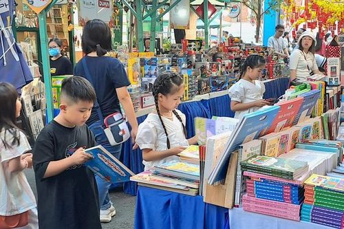 Thành phố Hồ Chí Minh: Trang bị 5 triệu quyển sách cho thư viện cơ sở