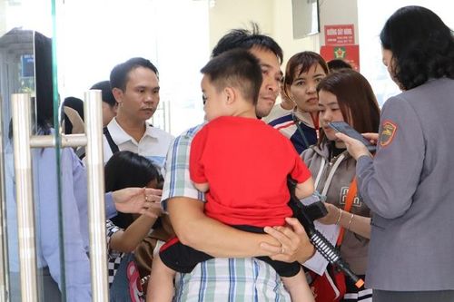 Người lao động Nghệ An rời quê, trở lại nơi làm việc sau Tết