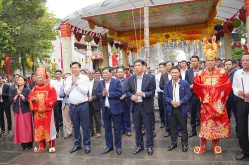 Cáo yết khai hội mùa xuân Côn Sơn-Kiếp Bạc