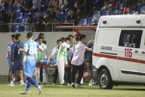 Tiền đạo Hà Minh Tuấn đã xuất viện sau chấn thương bất tỉnh trong trận đấu với Đồng Nai