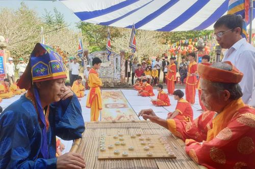 Khai hội Đình làng Túy Loan