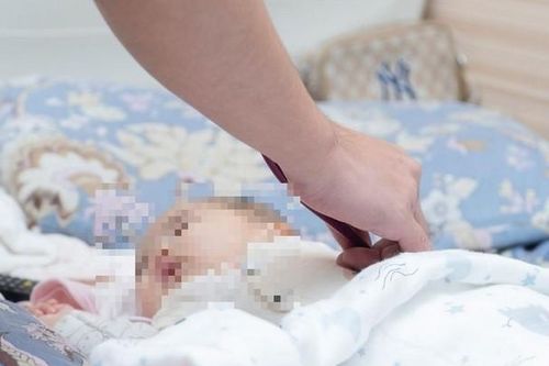 Bé 3 tháng tuổi nhiễm khuẩn huyết nguy kịch