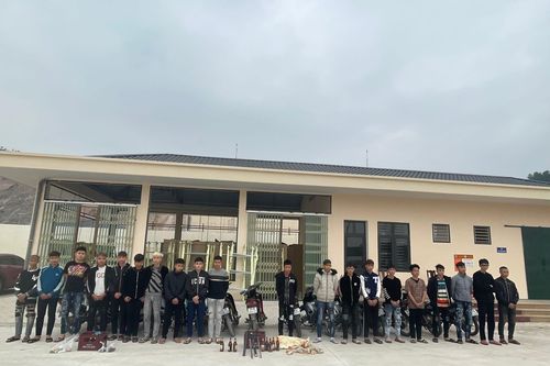Bắt giữ nhóm thanh niên ném đá khiến một người đi đường tử vong