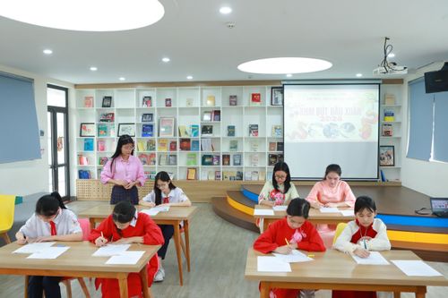 Học sinh gìn giữ nét đẹp văn hóa cổ truyền với 'khai bút đầu xuân'