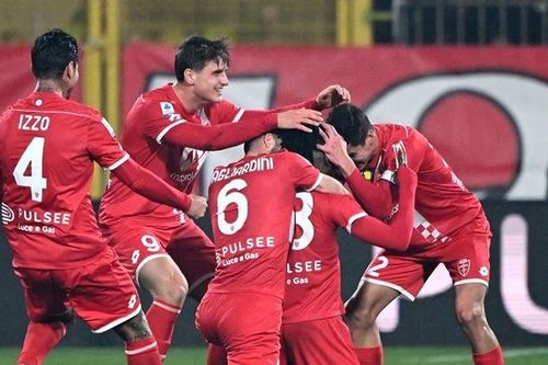 Serie A: Hình ảnh trận đấu AC Milan nhận thất bại trên sân Monza