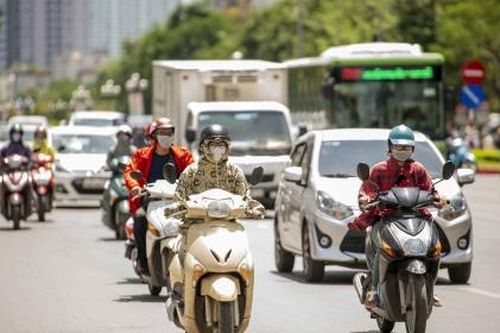 Nhiệt độ Hà Nội cao bất thường, nóng như đầu hè trước khi đón không khí lạnh