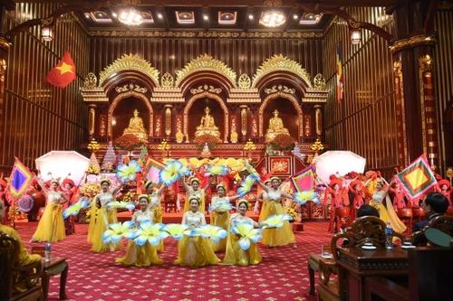 Hàng vạn phật tử về dự lễ khai hội Yên Tử Xuân Giáp Thìn 2024
