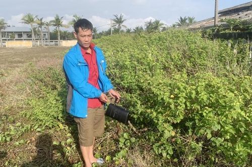 Nam thanh niên cướp tiền của người đi đường rồi mang đến ngân hàng gửi
