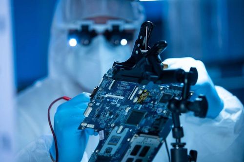 Tuyển sinh Đại học năm 2024: Nhiều trường mở ngành học 'thời thượng', thí sinh và phụ huynh cần hết sức cân nhắc