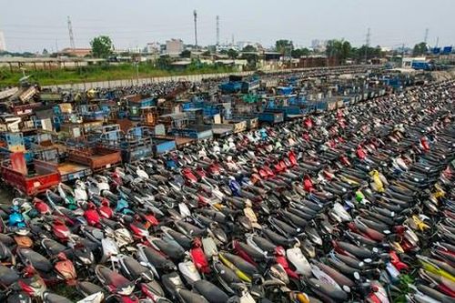 Xe vi phạm chồng chất trong kho bãi ở TPHCM sau Tết
