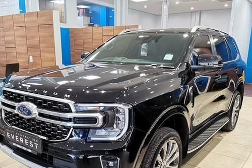 Rộ tin Ford Everest Platinum động cơ V6 sắp về Việt Nam