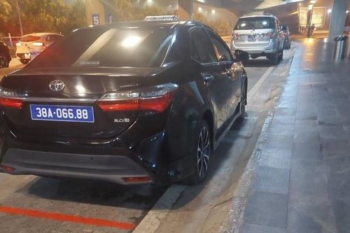 Kiểm điểm Chủ tịch Hội Phụ nữ tỉnh Hà Tĩnh dùng xe công đón con ở sân bay