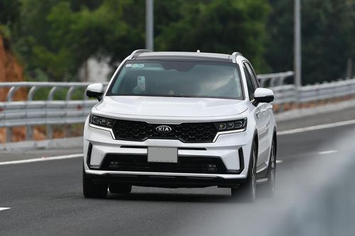 7 kinh nghiệm 'xương máu' khi lái xe trên đường cao tốc