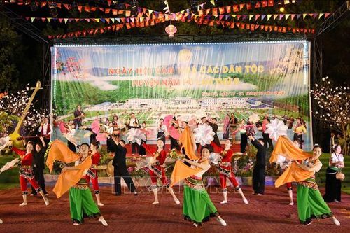 Sôi nổi Ngày hội văn hóa các dân tộc