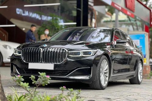 Lăn bánh 30.000 km, xe sang BMW 730Li mất giá hơn 2 tỷ đồng trên sàn xe cũ