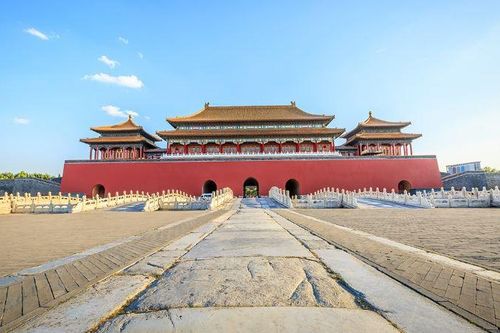 Vì sao ba sảnh chính của Tử Cấm Thành có diện tích vô cùng rộng lớn nhưng lại không trồng cây xanh nào?
