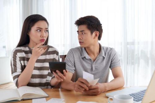 Nhiều lần anh trai tôi phải kêu than vì sở thích của chị dâu, tôi cũng 'bó tay' không biết khuyên thế nào