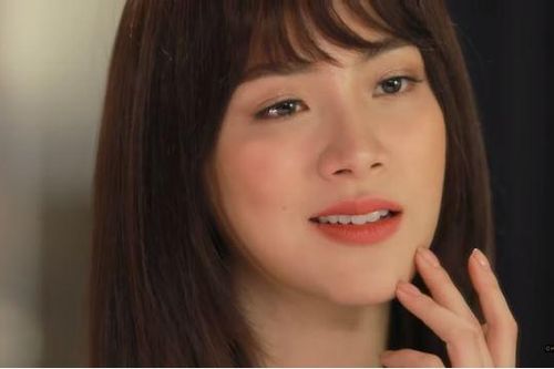 Nhìn chồng cũ quỳ rạp dưới chân mình, tôi thật sự không thể hiểu tại sao trước đây tôi lại yêu say đắm một gã đàn ông hèn hạ như thế này?