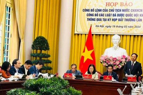 Công bố Lệnh của Chủ tịch nước về Luật Đất đai và Luật Các tổ chức tín dụng (sửa đổi)