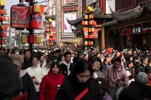 Người dân Trung Quốc không tiếc tiền chi tiêu cho Tết Nguyên đán 2024