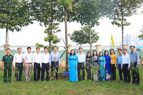 TP. Long Xuyên phát động trồng 118.000 cây xanh