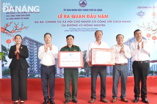 Bí thư Thành ủy Nguyễn Văn Quảng thăm, động viên ra quân thi công đầu năm