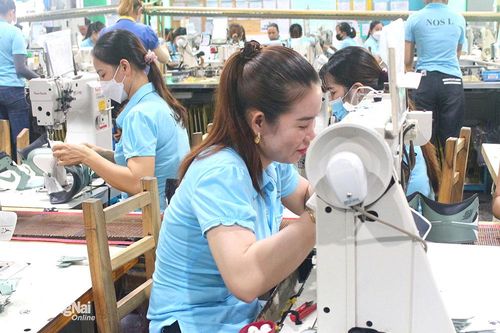 Công nhân Đồng Nai phấn khởi trở lại làm việc sau Tết