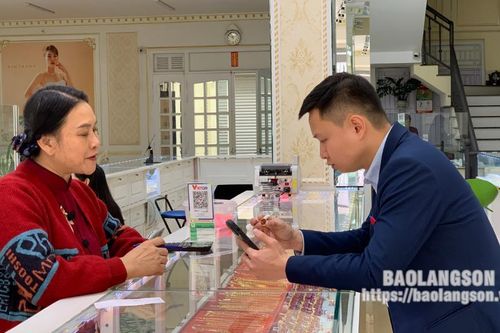 Thị trường vàng ngày vía Thần tài 2024: Mẫu mã đa dạng, sức mua giảm