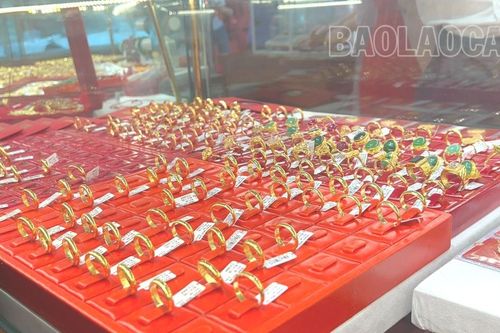 Giá vàng giảm trong ngày vía Thần Tài vẫn thưa vắng khách mua