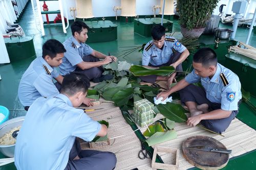 Đón Tết với ngư dân trên biển