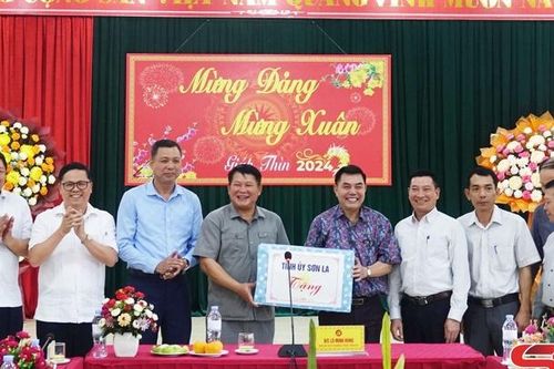 Đồng chí Phó Bí thư Thường trực Tỉnh ủy thăm, nắm tình hình một số doanh nghiệp trên địa bàn huyện Mai Sơn