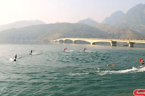 Sắc màu Quỳnh Nhai