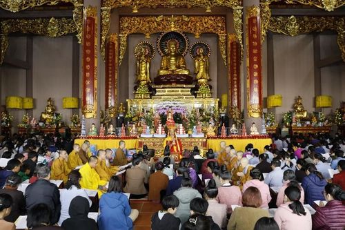Điện Biên: Hơn 1.000 Phật tử tham dự Pháp hội Dược Sư cầu an đầu năm tại chùa Linh Quang