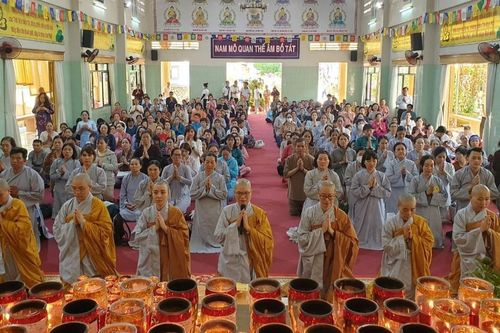 Quan Âm tu viện tổ chức chuyến hành hương, cúng dường thập tự đầu Xuân Giáp Thìn - 2024