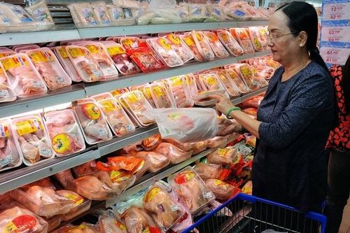 Sản phẩm chăn nuôi Việt làm gì để giành lại 'sân nhà' và gia tăng xuất khẩu?