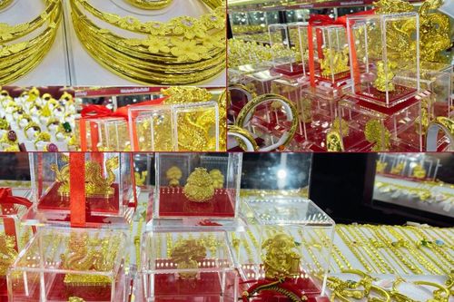 Ngày vía Thần Tài, người dân mua vàng cầu may từ sớm