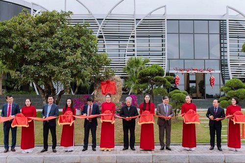 Gắn biển công trình đạt Giải đặc biệt Quy hoạch Đô thị Quốc gia 2022