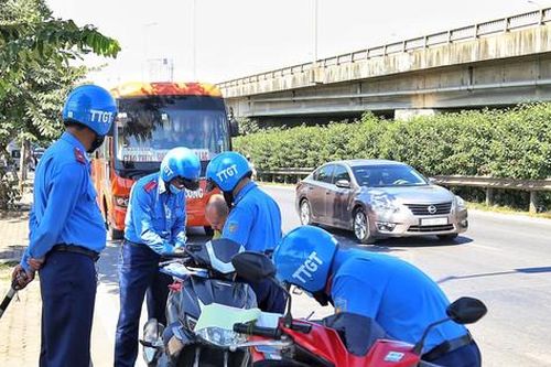 Hà Nội: Kiên quyết xóa xe 'dù', bến 'cóc'