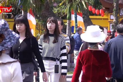 Áp dụng 'công nghệ số' trong trông giữ xe để người dân đi lễ đầu năm được thuận lợi, an toàn