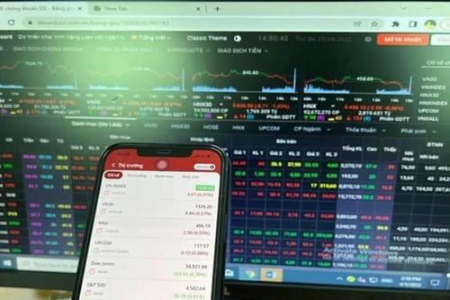 Chứng khoán chiều lòng nhà đầu tư?