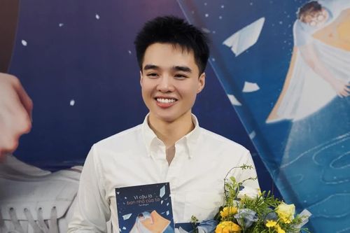 Lùm xùm quanh sách của TikToker Tun Phạm